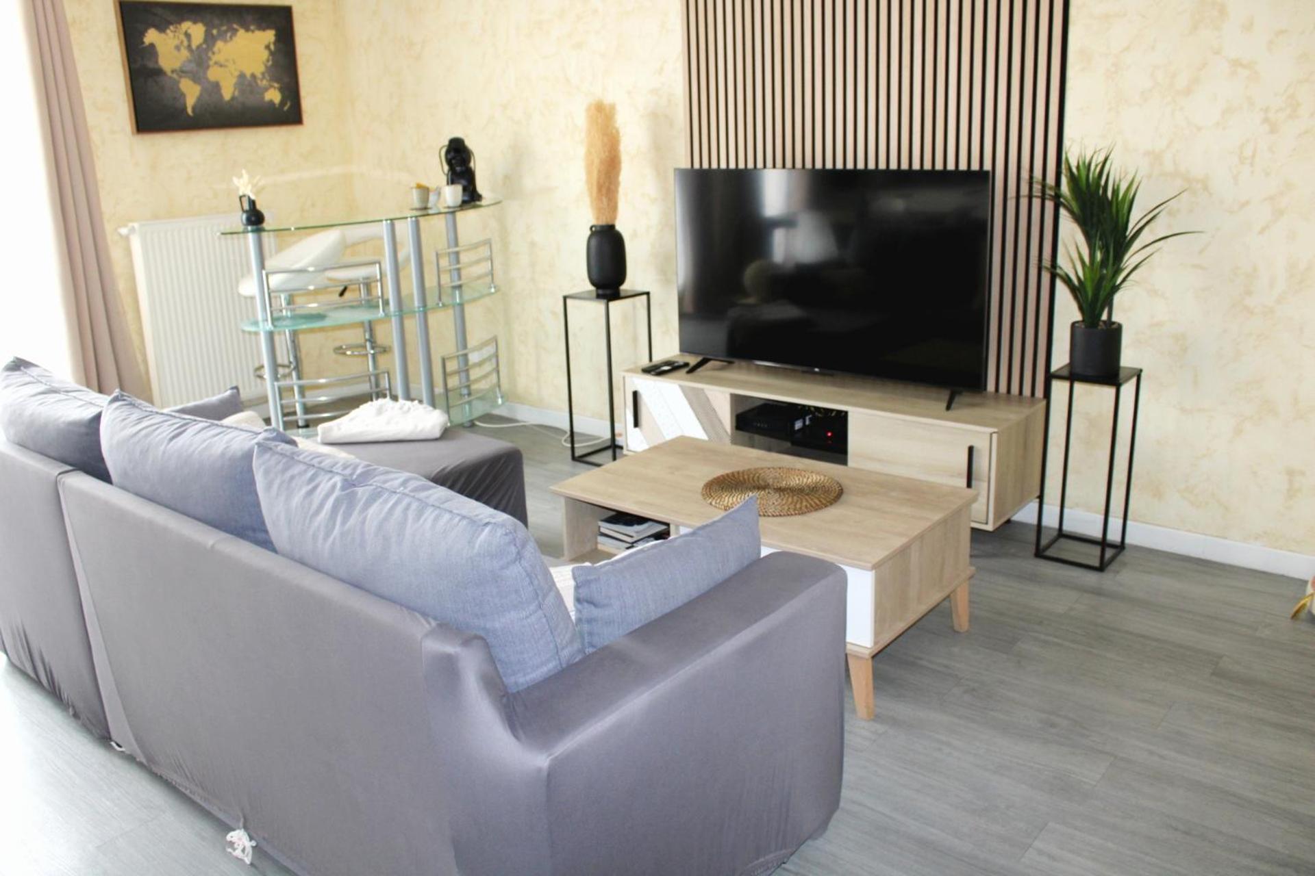 Cosy Appart - Balcon, Parking, Spacieux T2 - Proche Eurexpo Stade Saint-Priest  Exterior foto