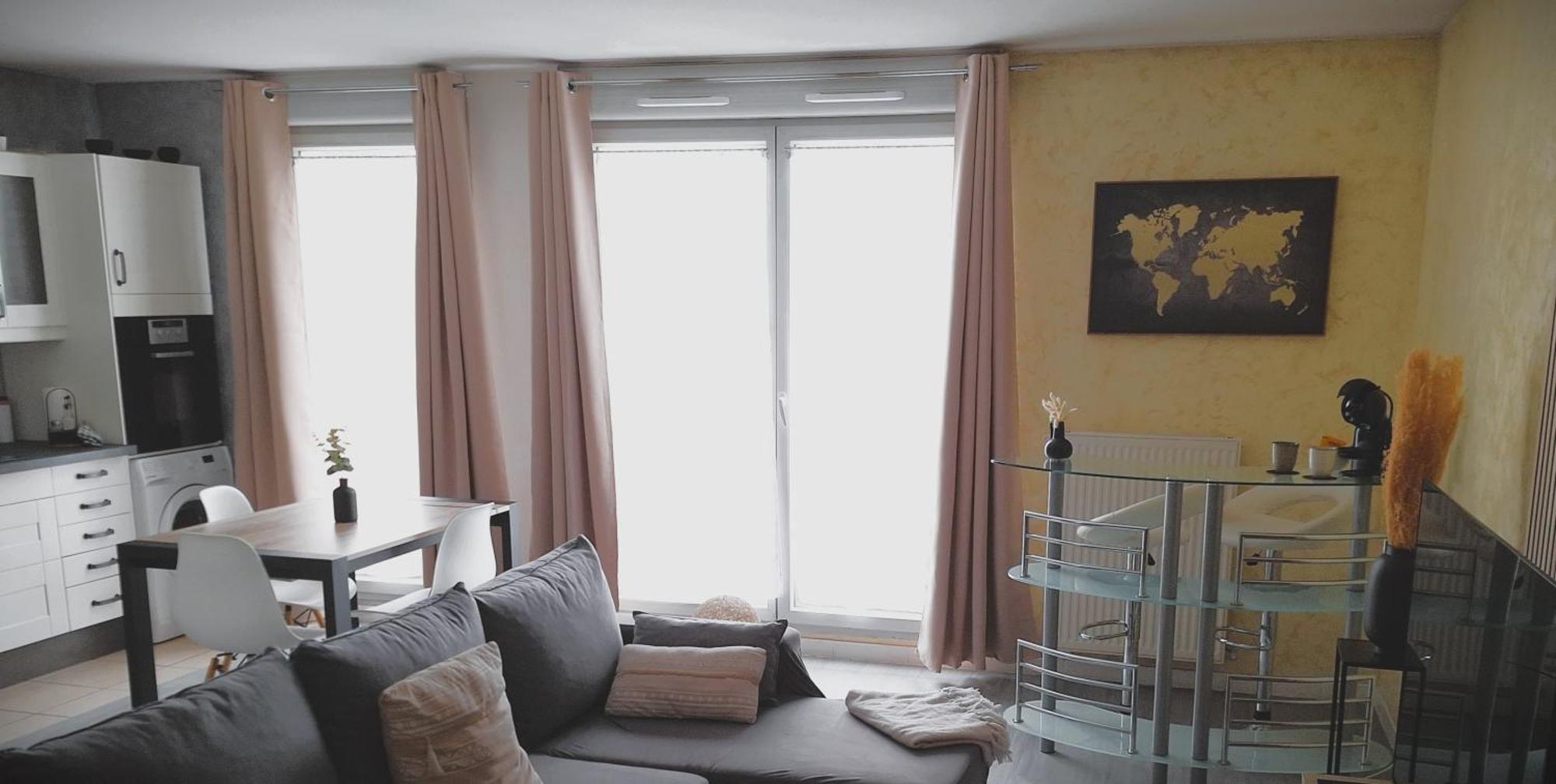 Cosy Appart - Balcon, Parking, Spacieux T2 - Proche Eurexpo Stade Saint-Priest  Exterior foto
